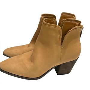 NWT Lucky Brand Women’s Baylon Cutout Ankle Booties with Back Zipper
